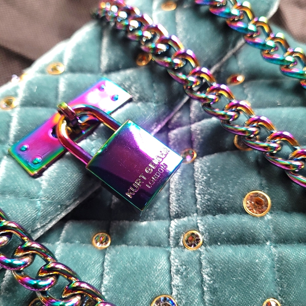 🔥LAST 1🔥NWT KURT GEIGER CRYSTAL QUILTED VELVET CONVERTIBLE BAG - Picture 3 of 13
